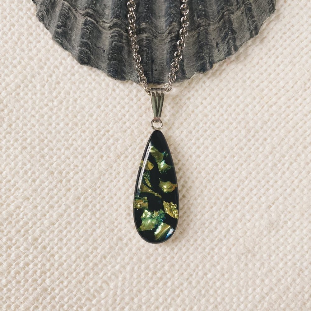 Green Dichroic Glass Chip Black Resin Teardrop Pendant Silver Chain Necklace
